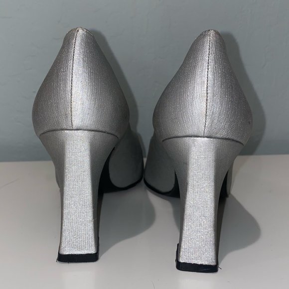 Stuart Weitzman Silver Satin Pumps 8 - Picture 5 of 9
